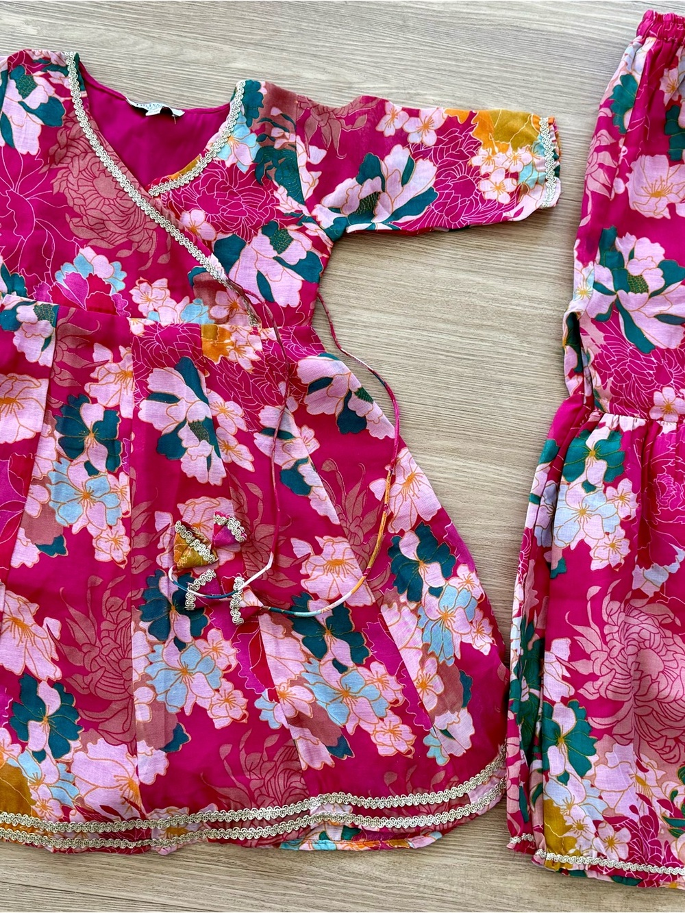 Kids Floral Pink Wrap-Style kurta Set in 9-10Y